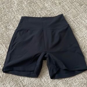 Size small black short